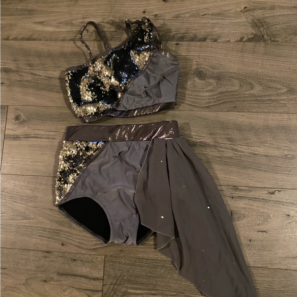 Custom made dance costume child XL